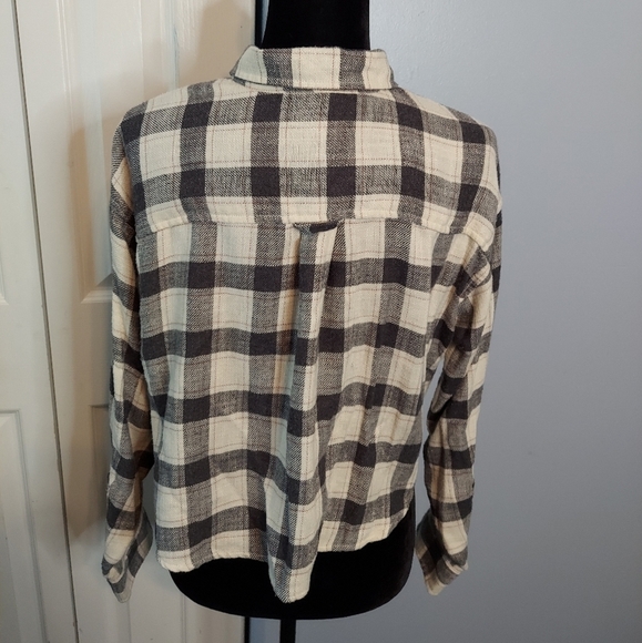 American Eagle Plaid Cropped Button-Down Top Size Medium - Picture 7 of 11